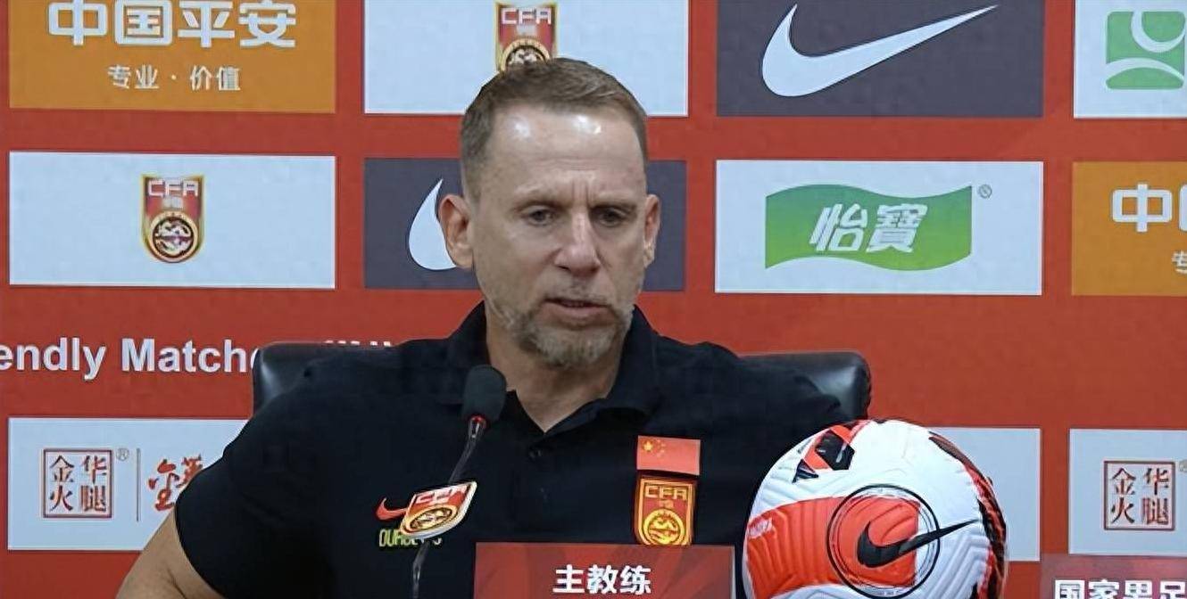 主教练赞扬球员表现，期待更出色表现