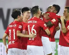 广州恒大大胜重庆斯威，取得主场胜利的简单介绍