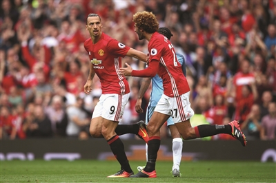 罗马前锋连入两球,率队取得胜利 罗马前锋连入两球,率队取得胜利