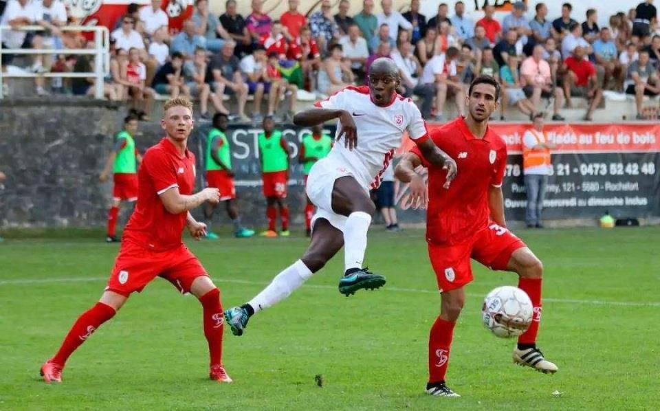 荷甲联赛:阿贾克斯险胜亚特兰大 荷甲联赛:阿贾克斯险胜亚特兰大