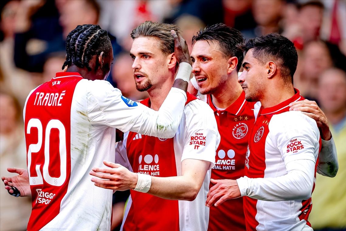 荷甲联赛:阿贾克斯险胜亚特兰大 荷甲联赛:阿贾克斯险胜亚特兰大