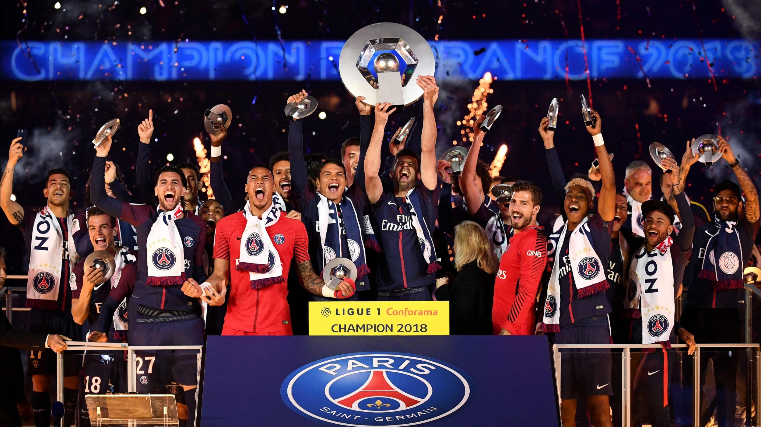 欧洲联赛中的热门之争引发球迷关注 欧洲联赛中的热门之争引发球迷关注