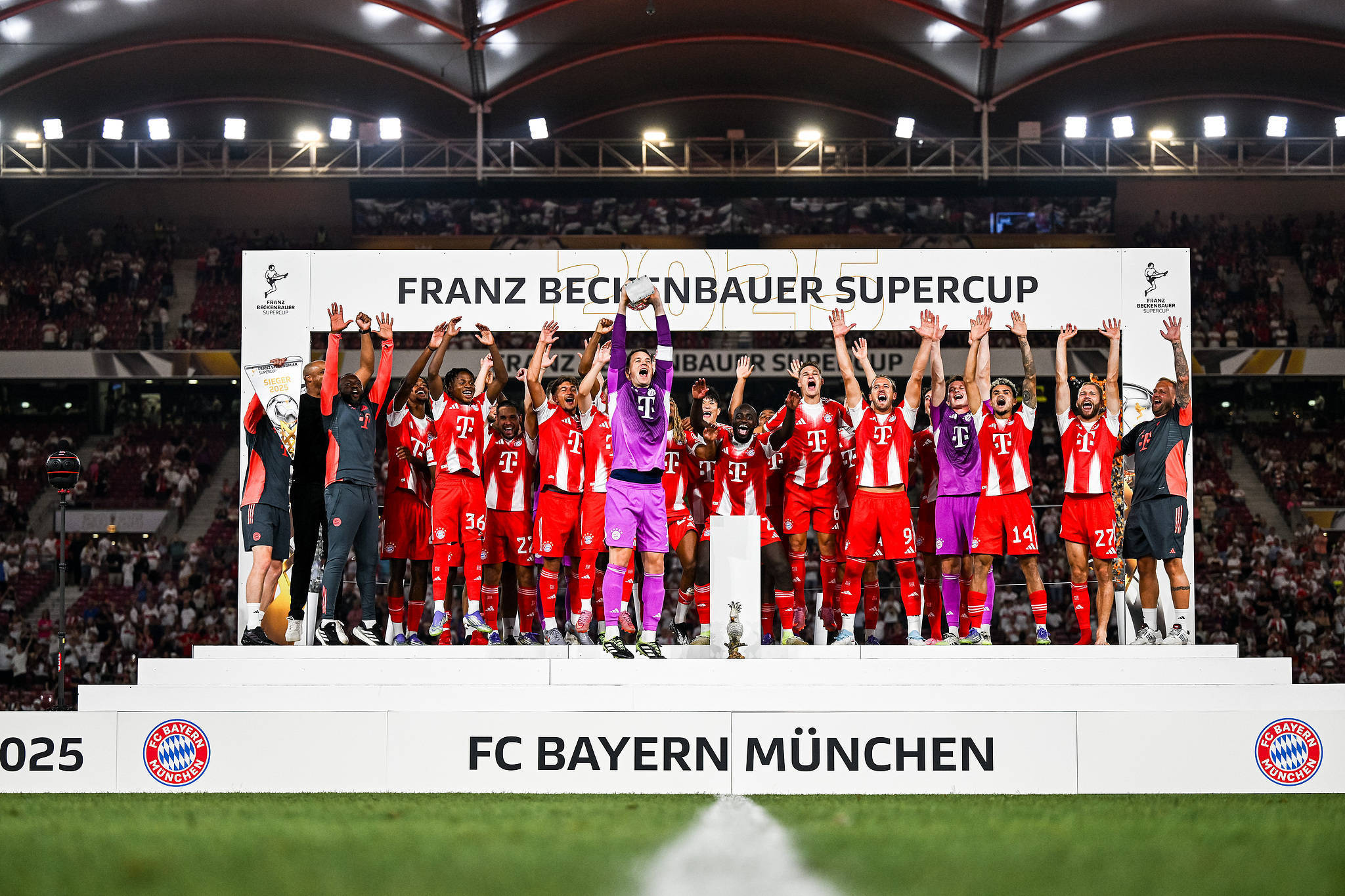 开云体育在线-斯图加特球队成就亮眼，备战下一场对决