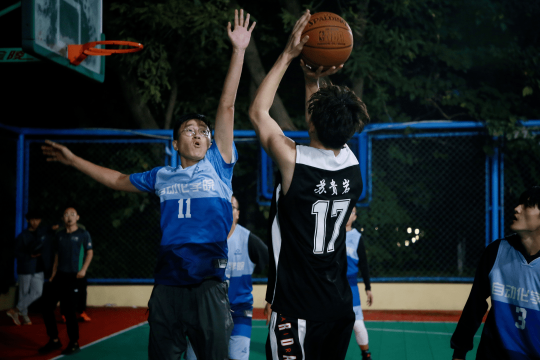 开云体育app-FPX轻取T1，Zeus拿下关键大龙激烈交锋淘汰赛，点燃全场激情的简单介绍