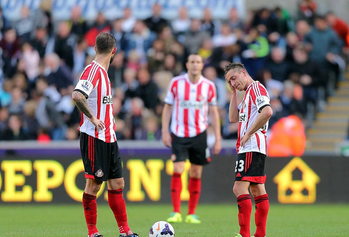 利兹联客场遭遇惨败,失利使球队备感焦虑 利兹联客场遭遇惨败,失利使球队备感焦虑