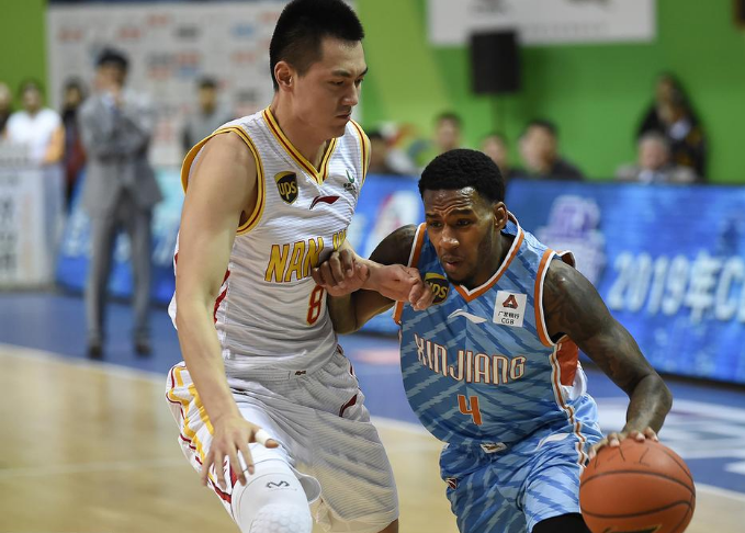 开云体育官网-关于灰熊胜老鹰，斯蒂芬-亚当斯砍下20分的信息