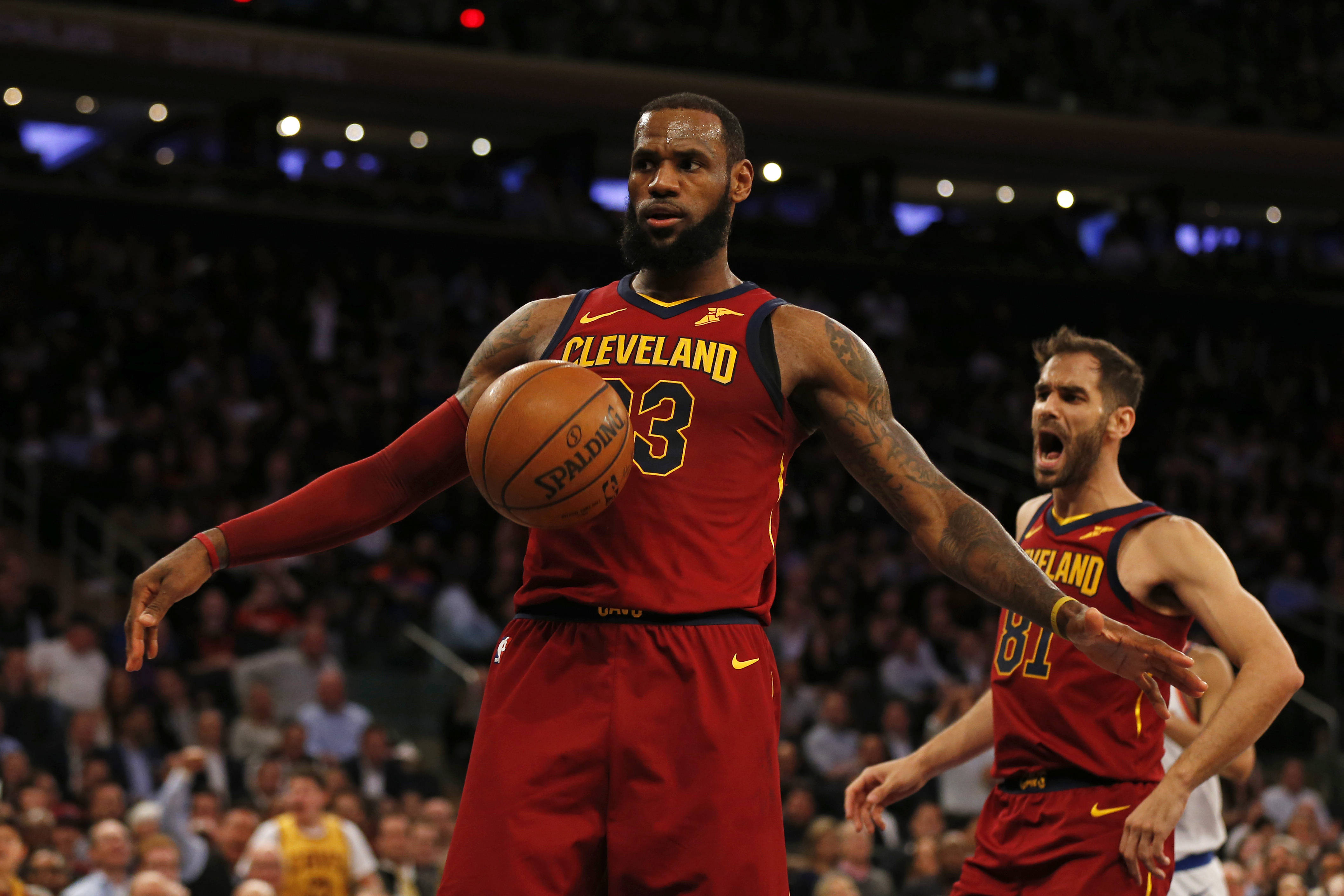 开云体育-东部决赛猛龙取得突破性胜利，率先领先骑士