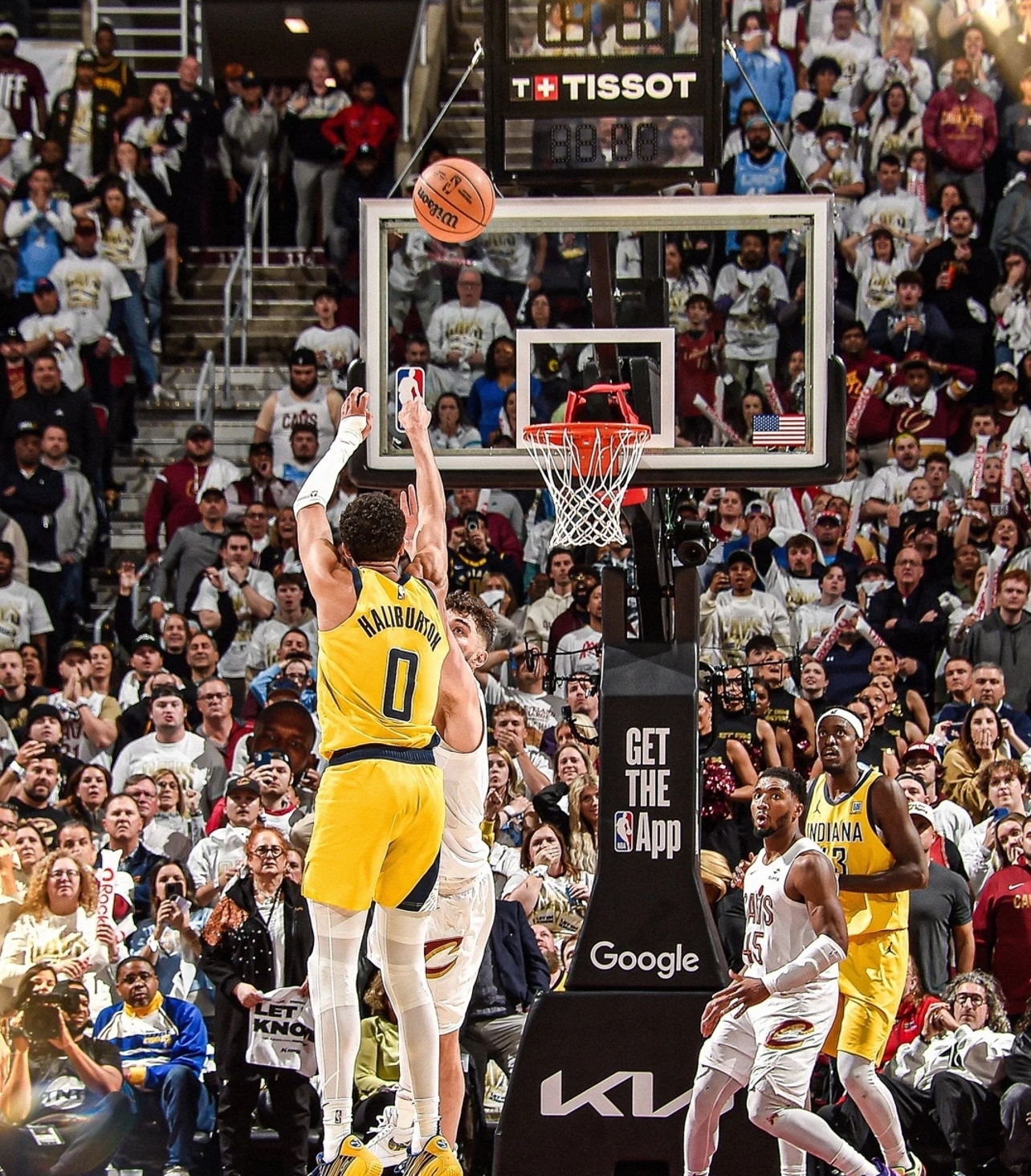 东部决赛猛龙取得突破性胜利,率先领先骑士 东部决赛猛龙取得突破性胜利,率先领先骑士