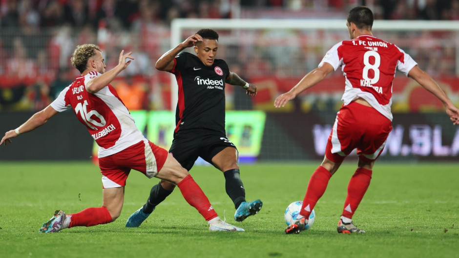 法兰克福连胜夯实领先,集齐三分的简单介绍 法兰克福连胜夯实领先,集齐三分的简单介绍