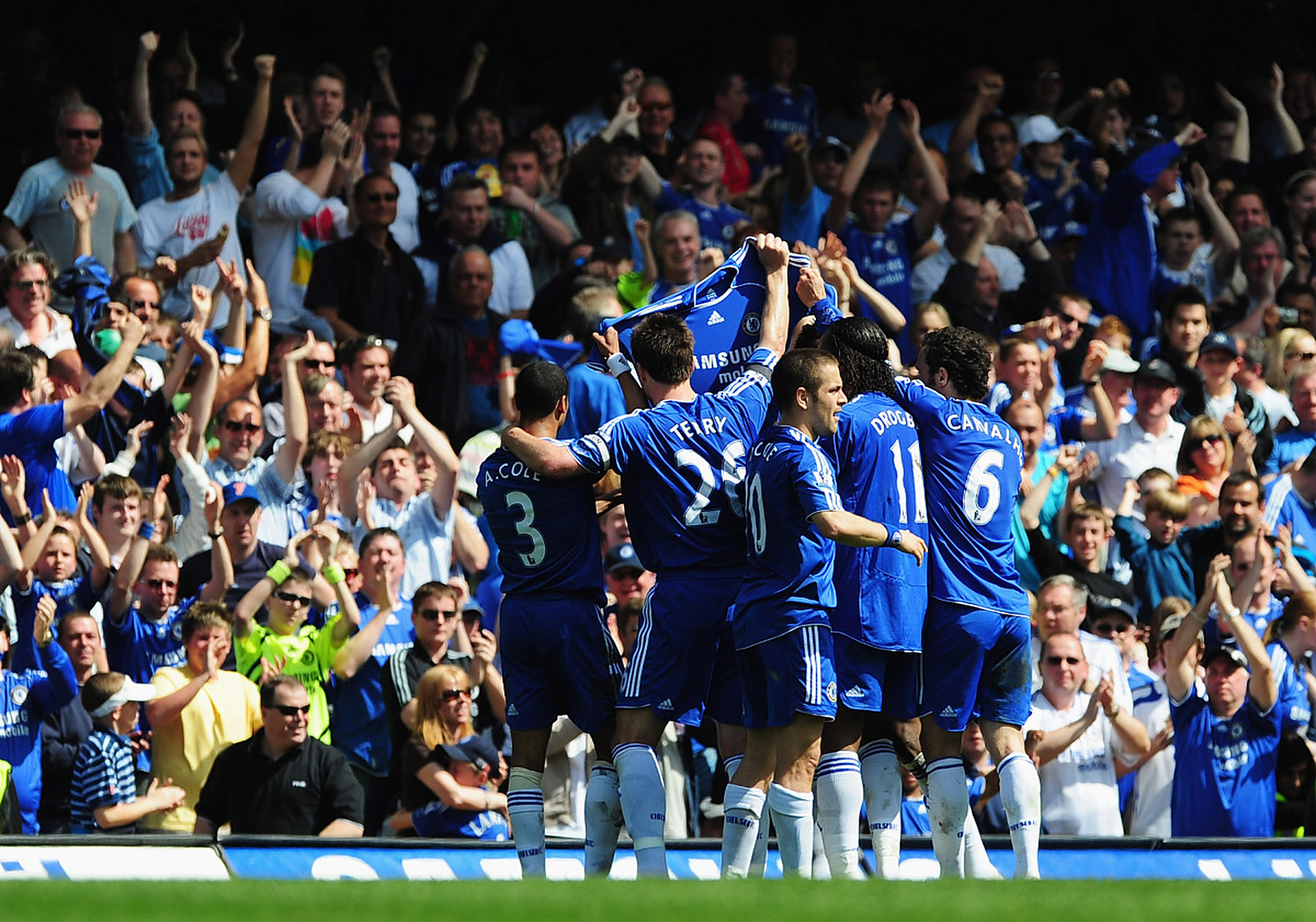 曼城客场告捷，卫冕之路延续