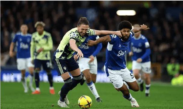 诺维奇主场不敌热刺,英超保级形势愈发严峻 诺维奇主场不敌热刺,英超保级形势愈发严峻