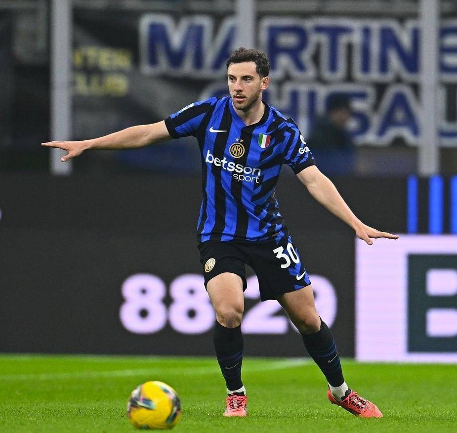 意甲劲旅连续胜出,夺冠形势一片大好 意甲劲旅连续胜出,夺冠形势一片大好