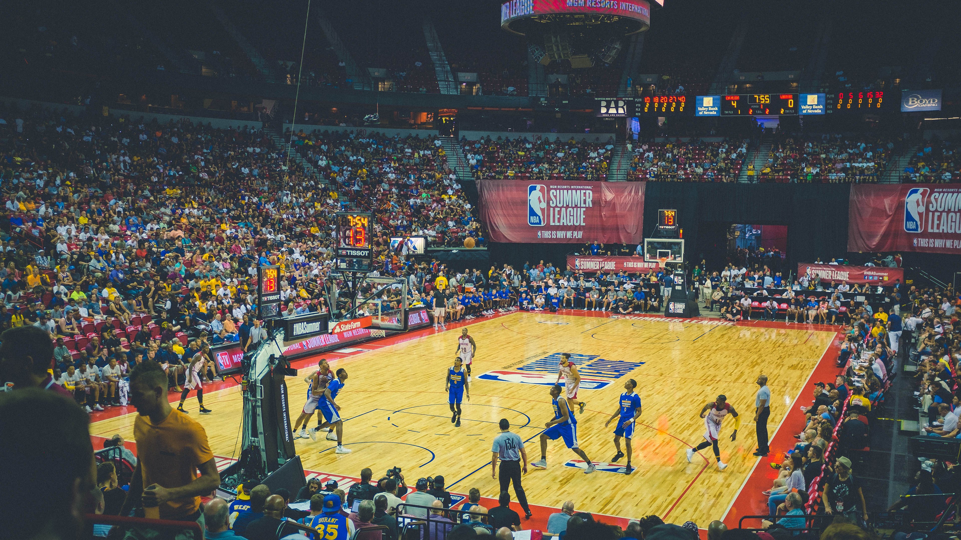 开云体育中国-恩比德50分独舞难敌马刺团队洪流，圣城悄然亮出争冠獠牙